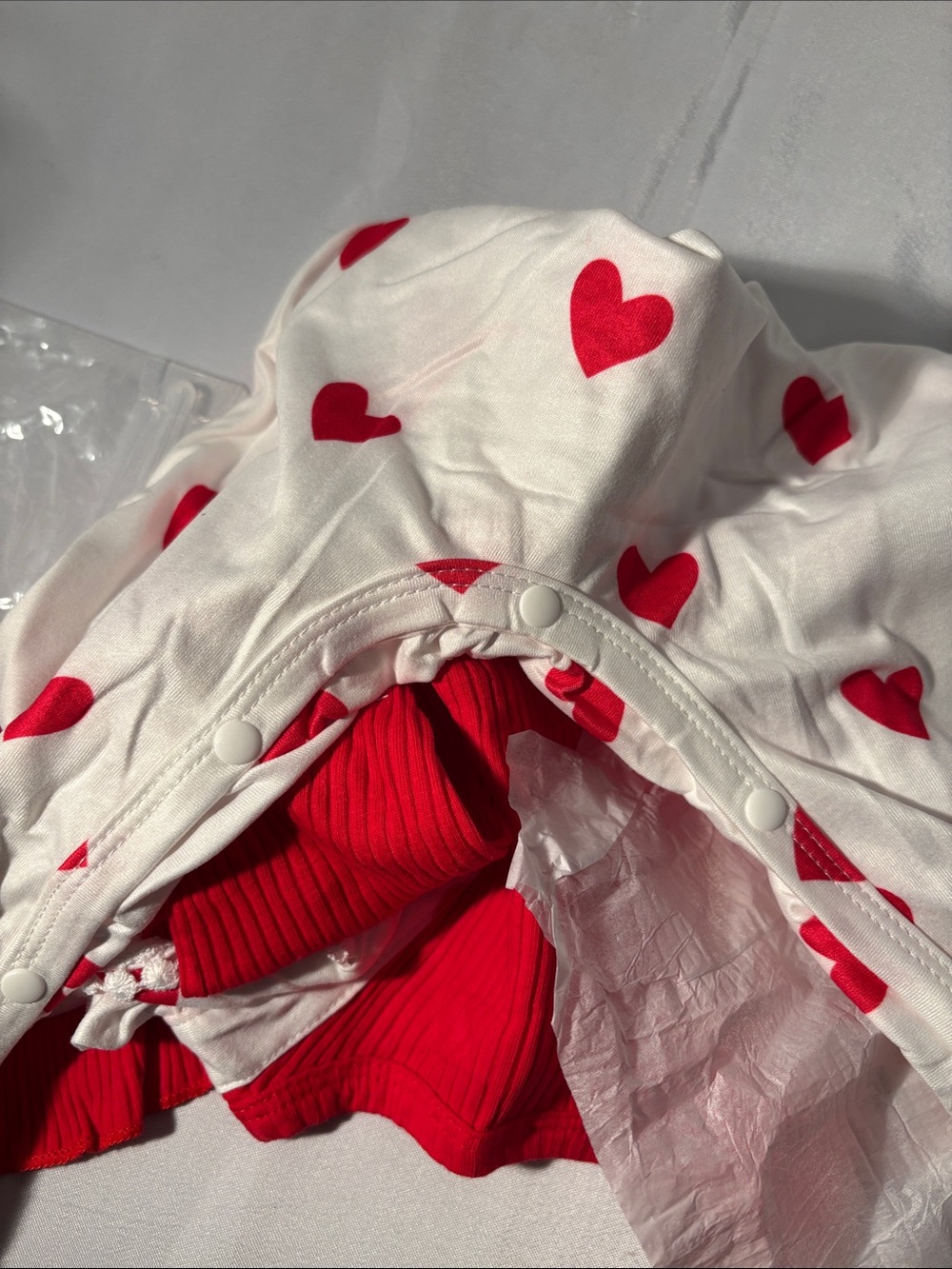 Source Unknown Red Ribbed Tee with White Heart Ruffle - Picture 5 of 5
